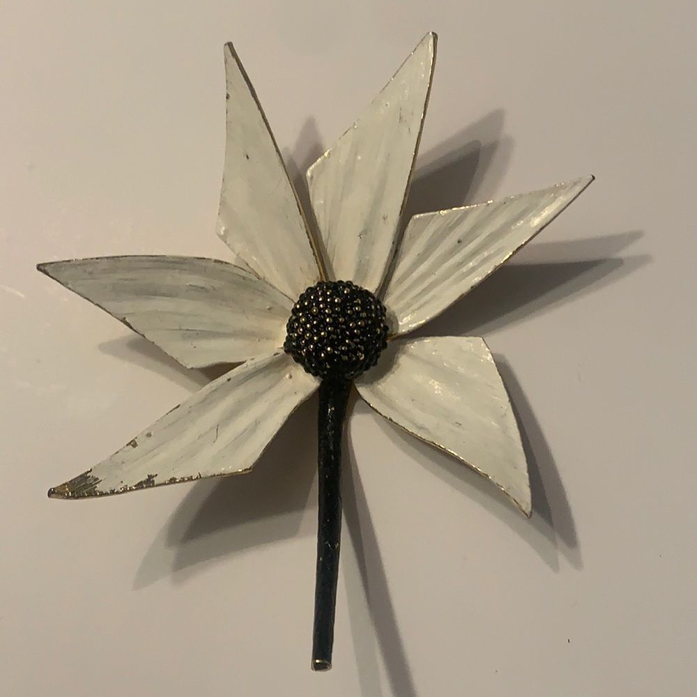 Vintage Jeanne Flower Brooch Pin